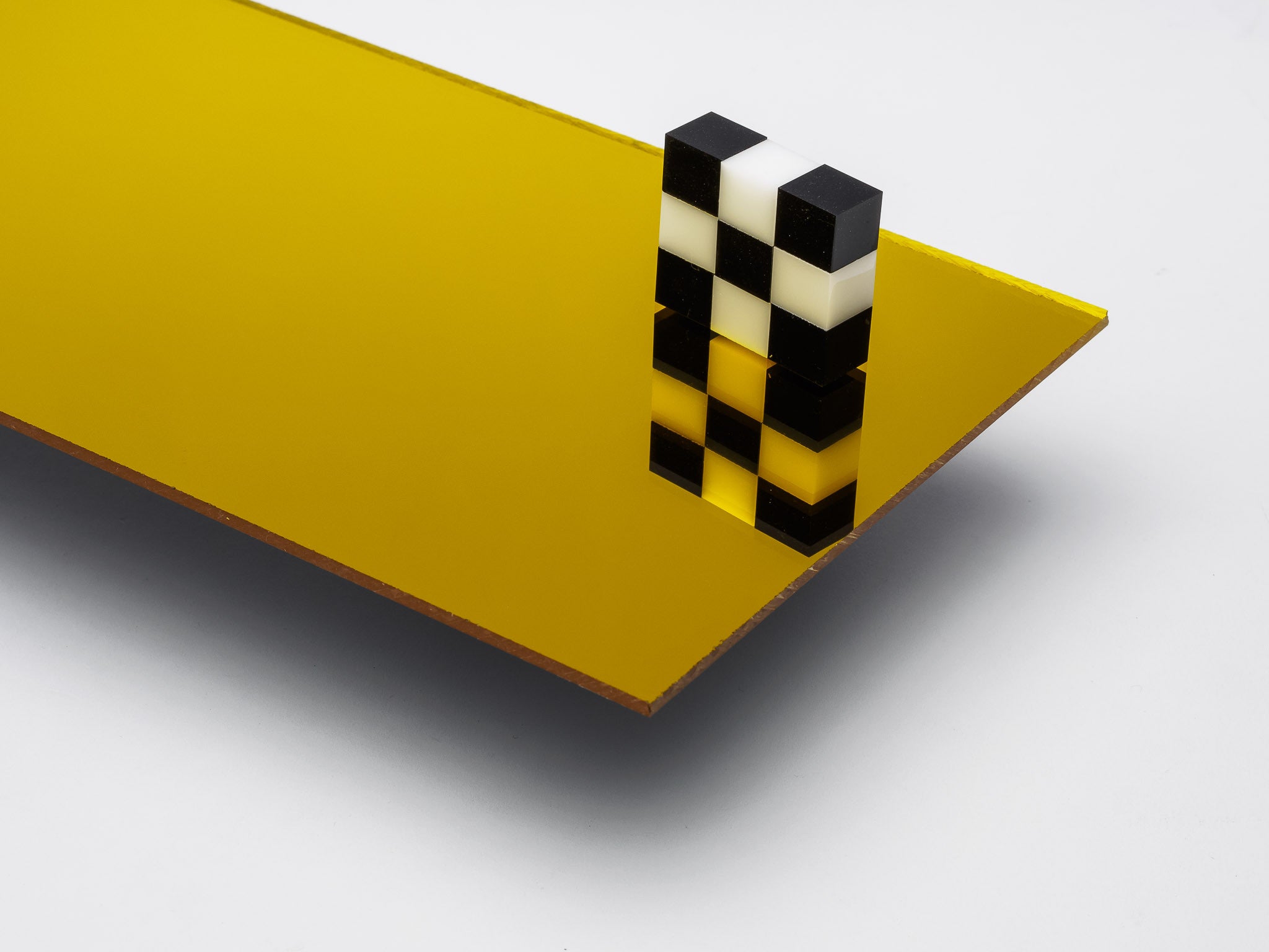 Yellow Mirror Acrylic Sheet Extruded Plexiglass Mirror Canal
